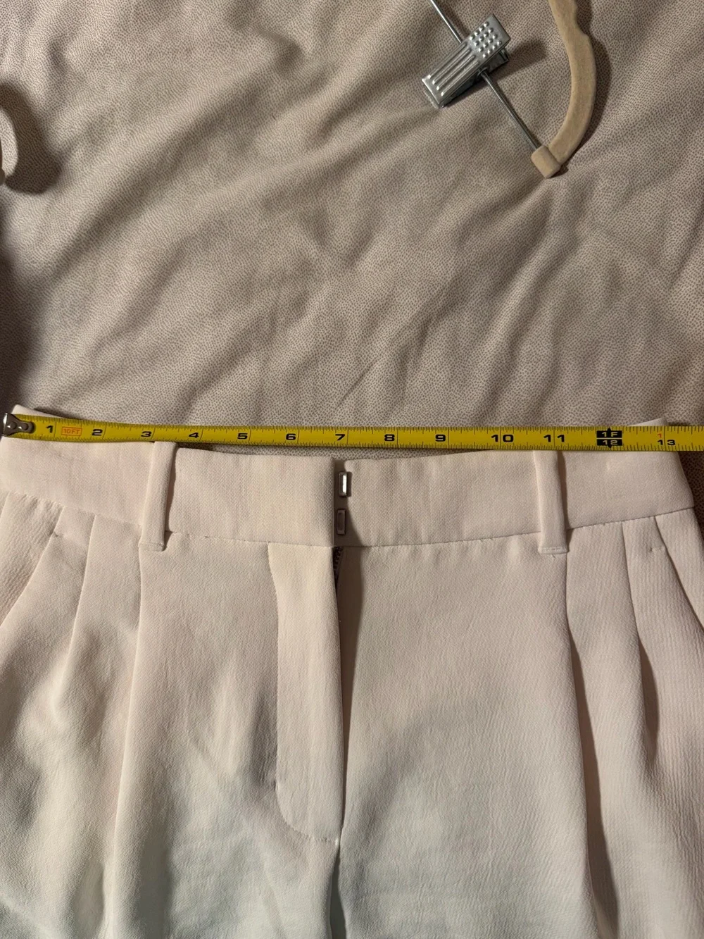Aritzia White Tailored High-Waist Pleated Women’s Shorts